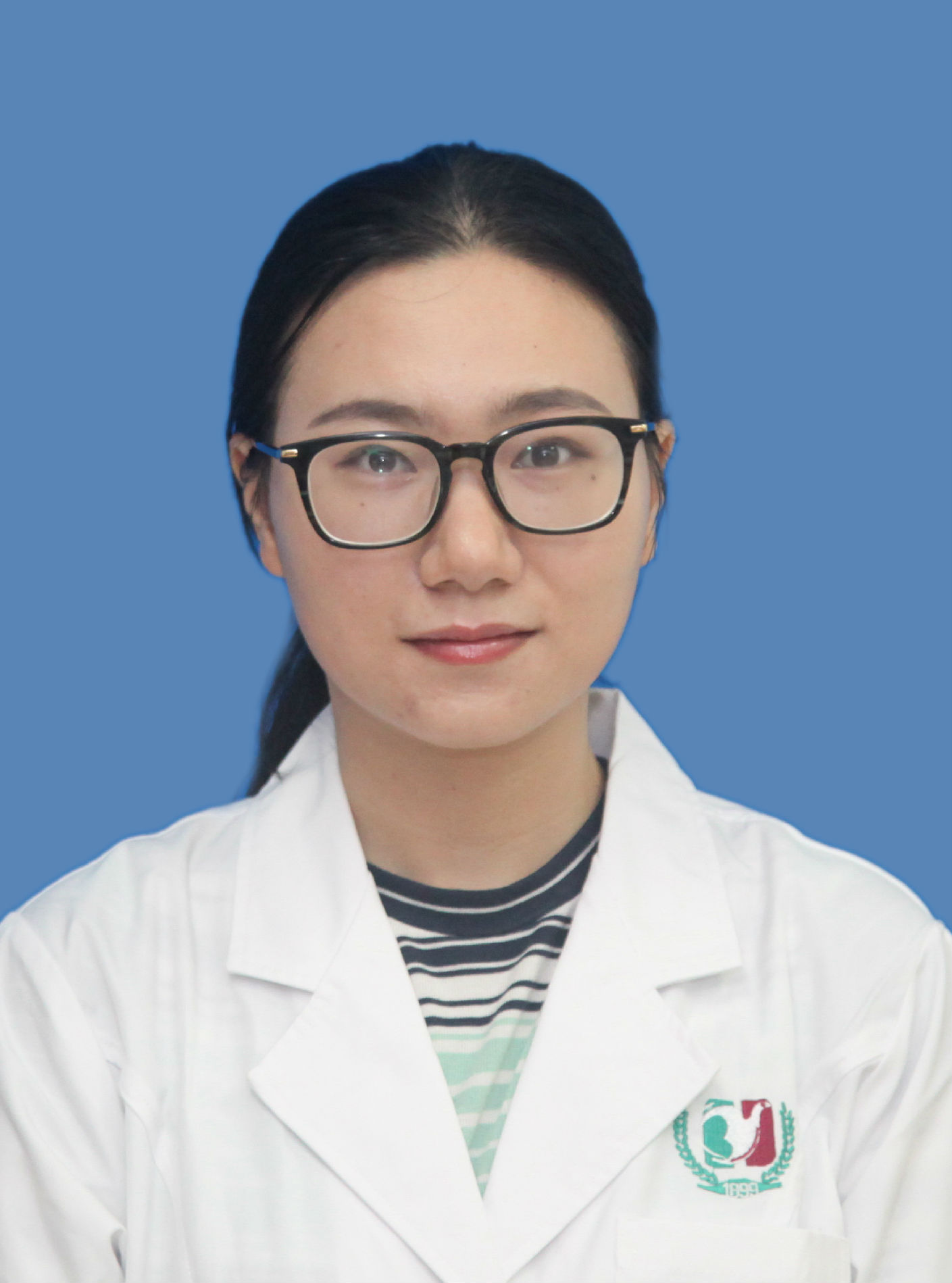 詹炜卿主治医师专业方向:整形美容外科,微整形出诊时间:周一到周五